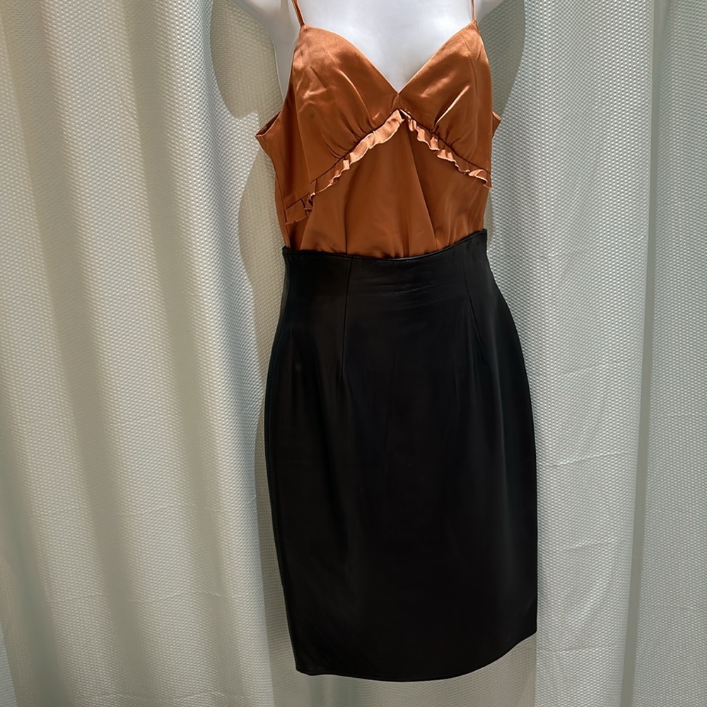 Ladies Lambskin Leather skirt - Picture 5 of 7